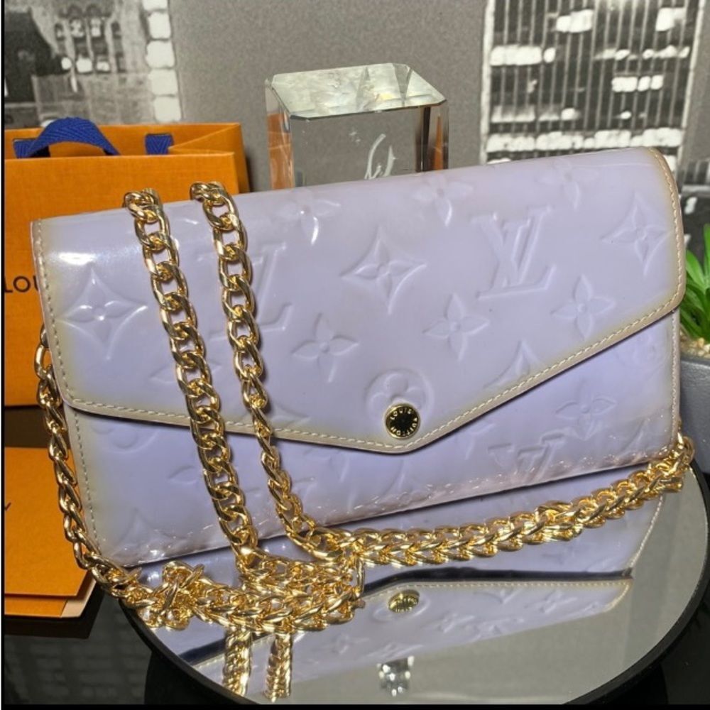 Authentic Louis Vuitton Monogram Vernis Portefeiulle Sarah Wallet